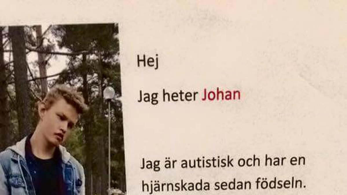 Johans mamma Ulrika tycker det funkat så bra att hon satt upp lappen på flera ishallar där Johan är och delat den i ett Facebookinlägg. 