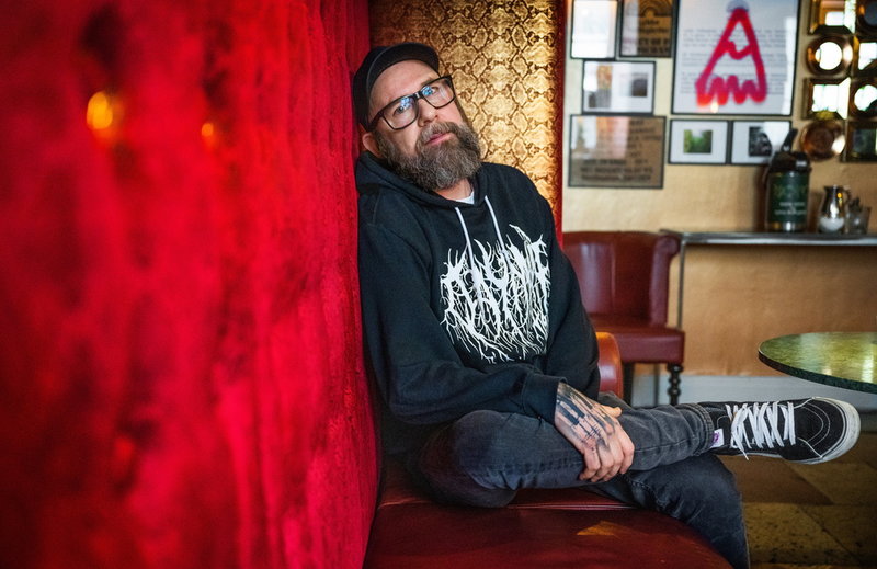 Efter snart 30 år börjar listan över tidigare medlemmar i In Flames bli ganska lång. 'Eftersom vi är ett sånt aktivt turnerande band så är det inte för vem som helst', säger Anders Fridén.