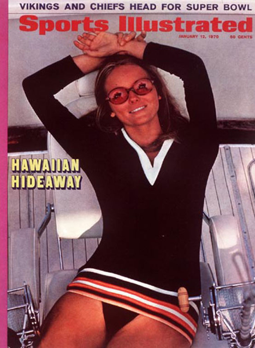 Omslaget som gud glömde. Vi förstår varför de ville gömma den här outfitten i Hawaii! Omslaget som gud glömde. Vi förstår varför de ville gömma den här outfitten i Hawaii!