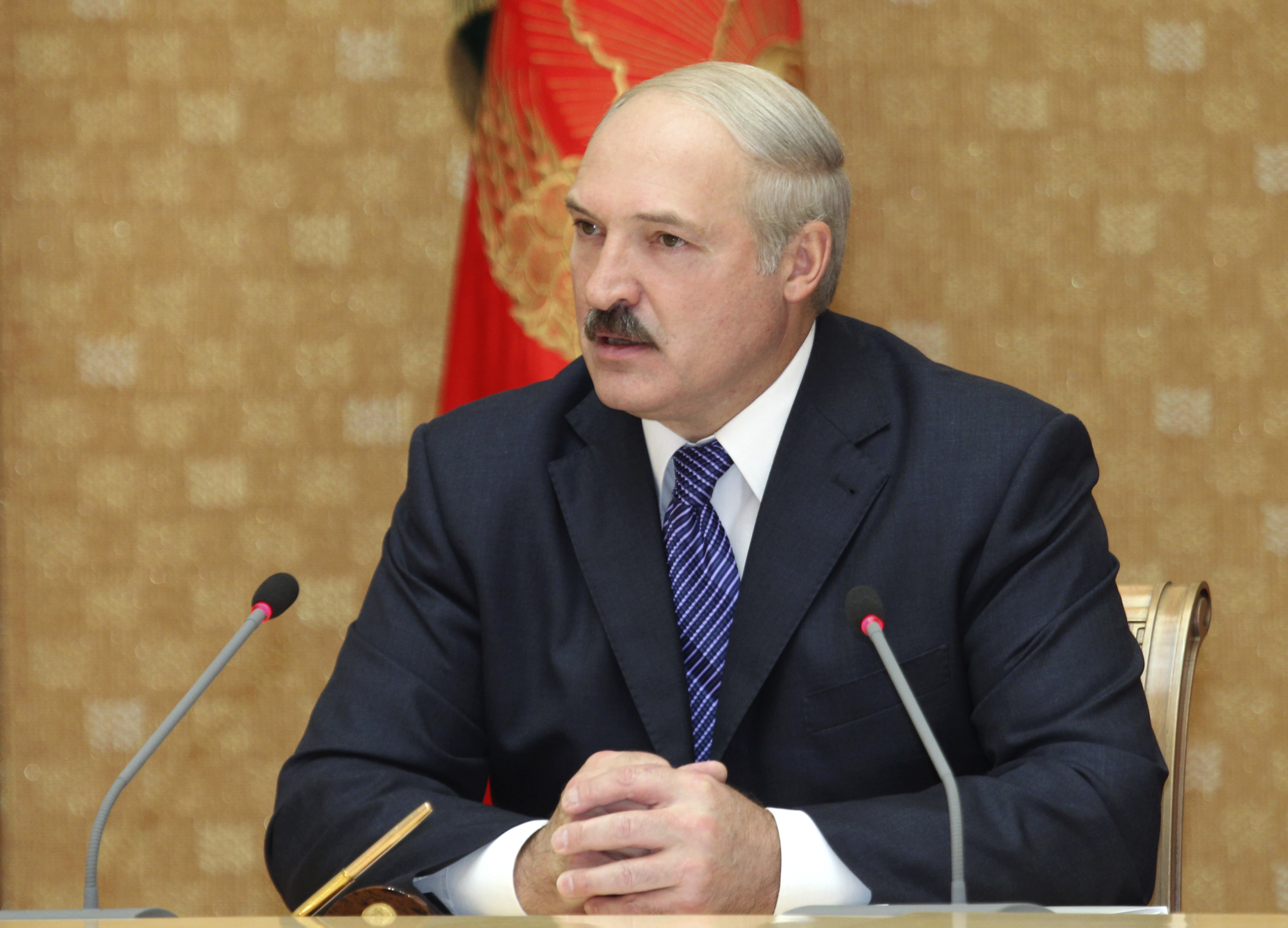 Alexander Grigoryevich Lukashenko - President i Vitryssland sedan 1994. Hans regim är känd för att inte bry sig om mänskliga rättigheter och helt försumma internationella lagar och överenskommelser. Vitryssland kallas för "Det sista sanna diktatorskapet i