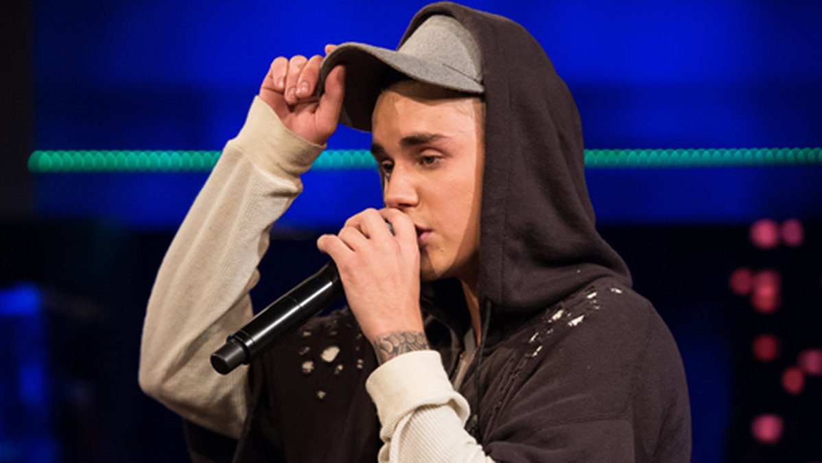 Justin Bieber släpper sin nya låt "I'll show you". 