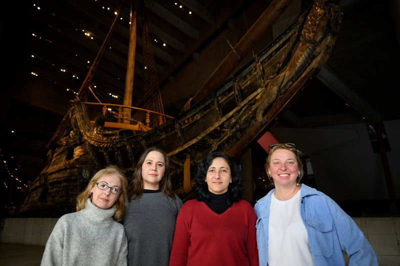 Tanja Sjelemetijeva, Natalija Tjerhik, Polina Petrasjyna och Alja Budnykova arbetar med forskning, konservering och utställningar på Khortytsia National Reserve, Ukrainas centrum för marinarkeologi.