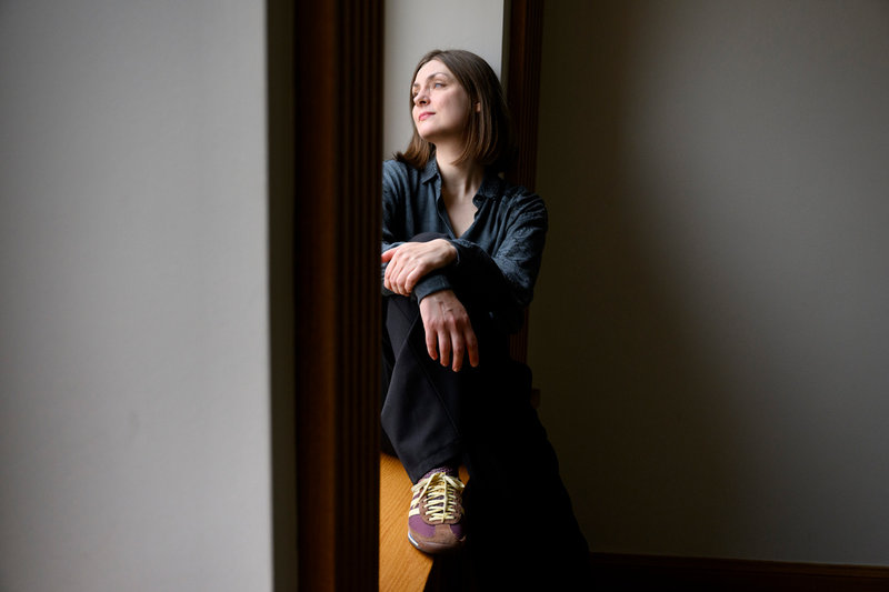 Kvinnorna träder fram i Iida Turpeinens roman "De levande".