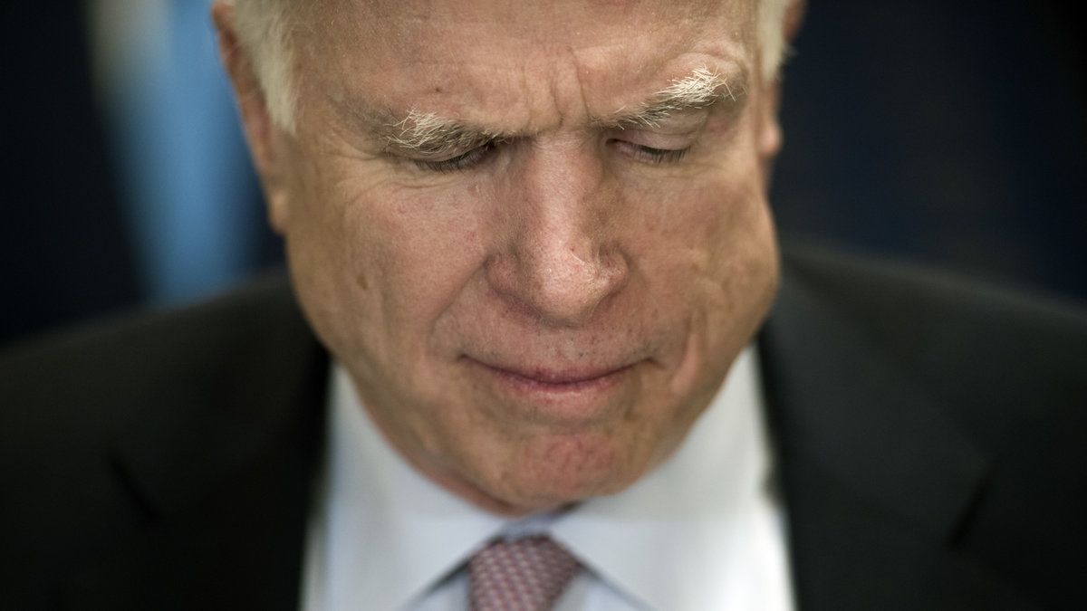 Senator John McCain menar att Trump måste ta fram bevis – eller dra tillbaka påståendena. 