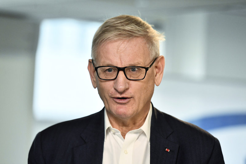 Carl Bildt hyllar Gorbatjov. Arkivbild.