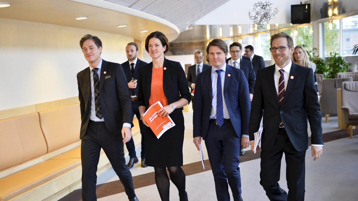 Emil Källström (c), Anna Kinberg Batra (m), Erik Ullenhag (fp) och Jakob Forssmed (kd) presenterade i dag Alliansens budget. 