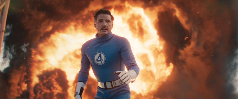 Pedro Pascal som Mister Fantastic i en alternativ nytändning av superhjältegruppen Fantastiska Fyran som utspelar sig på ett parallellt jordklot där allt är 60-tal.  