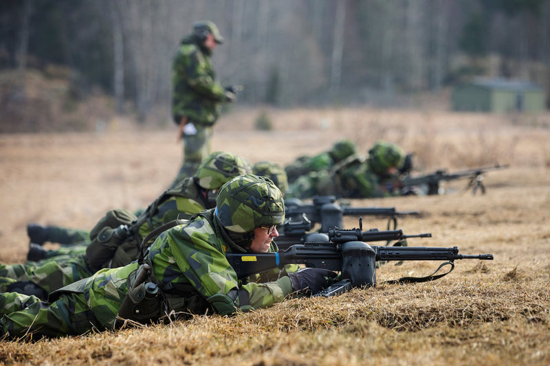 Hemvärnet har sett en tillströmning av frivilliga sedan Rysslands invasion. Här hemvärnssoldater under en övning i Strängnäs. Arkivbild.
