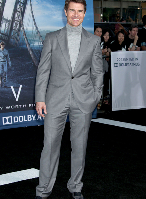 Visst, Tom Cruise är 50 bast, nyskild och sektmedlem. Men måste han klä sig som Ulf Ekman bara för det? När ska alla världens turtlenecktröjor självantända? Visst, Tom Cruise är 50 bast, nyskild och sektmedlem. Men måste han klä sig som Ulf Ekman bara för det? När ska alla världens turtlenecktröjor självantända?