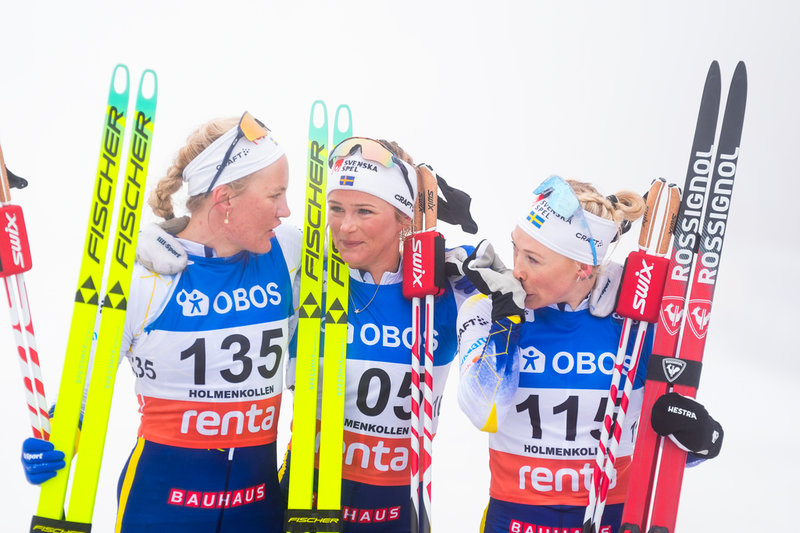 Det blev helsvensk pall i Holmenkollen. Linn Svahn kom tvåa (vänster) och Jonna Sundling kom trea (mitten) Frida Karlsson vann. 