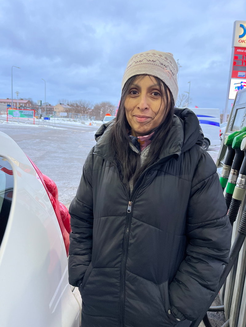 Carine Berg är beredd att betala lite mer för lite miljövänligare drivmedel.
