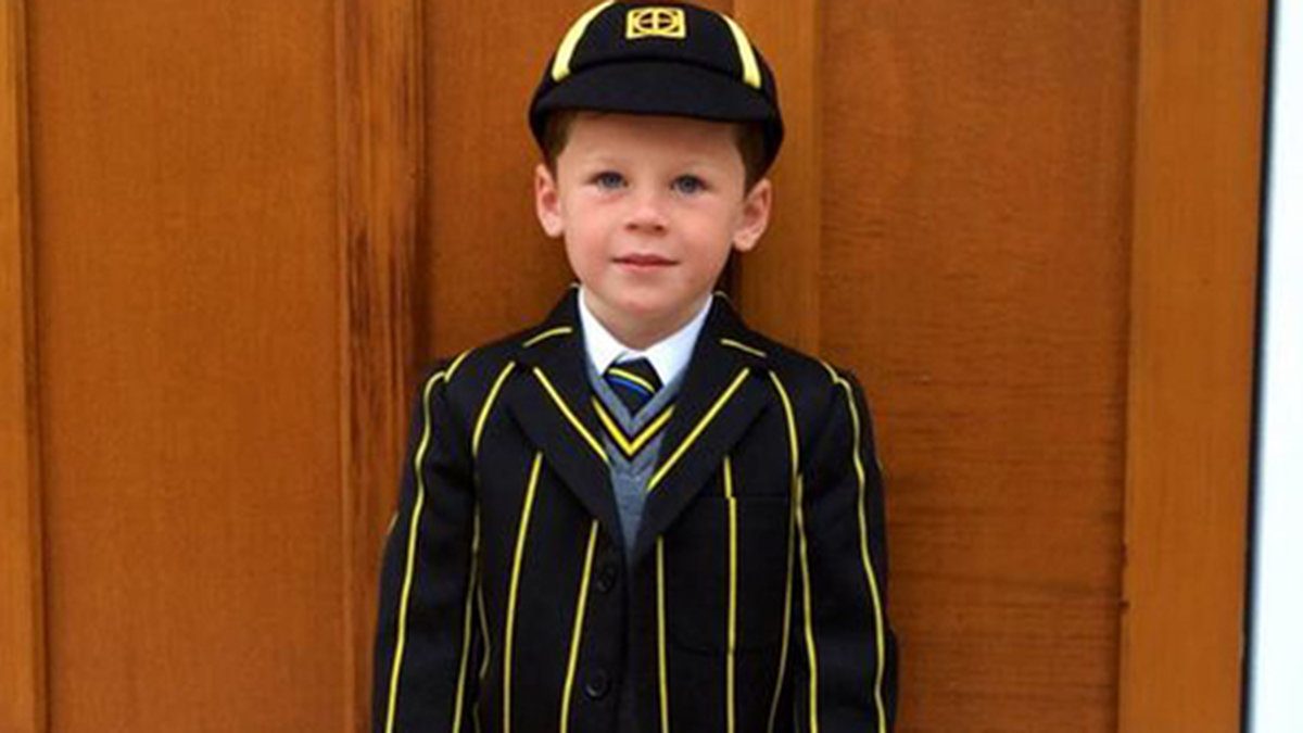 Wayne och Coleen Rooneys son Kai gör sin första dag i skolan. 