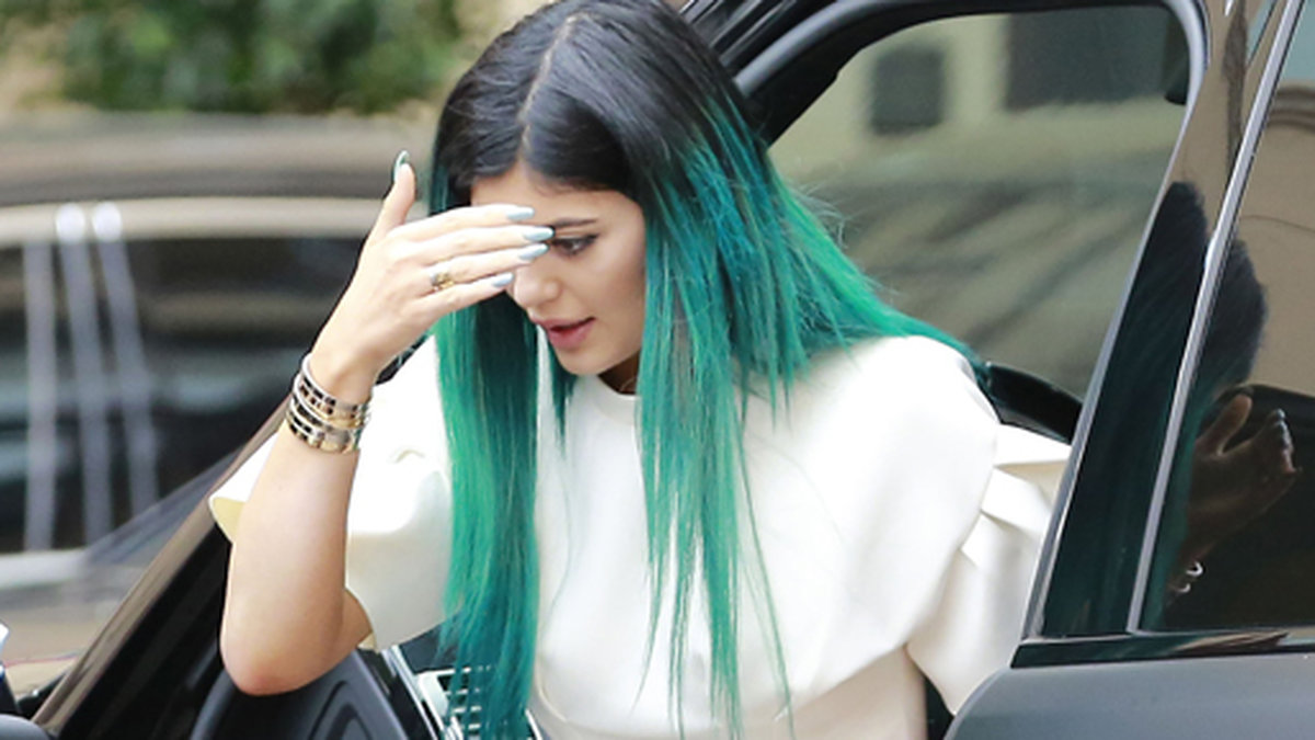 Kylie Jenner har färgat topparna. 