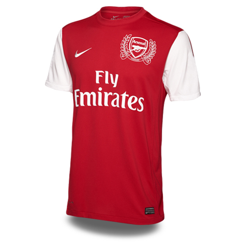 1. Arsenal. Att det skulle krävas ett 125-års jubileum innan Arsenal förstod att vi har gett oss in i 2000-talet kan tyckas ironiskt. Två färger, inga krusiduller - då klickar allt för Gunners. Den här tröjan förtjänar allt beröm den kan få och är ohotad 1. Arsenal. Att det skulle krävas ett 125-års jubileum innan Arsenal förstod att vi har gett oss in i 2000-talet kan tyckas ironiskt. Två färger, inga krusiduller - då klickar allt för Gunners. Den här tröjan förtjänar allt beröm den kan få och är ohotad