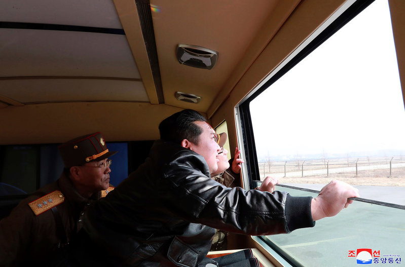 Kim Jong-Un inspekterade uppskjutningen.