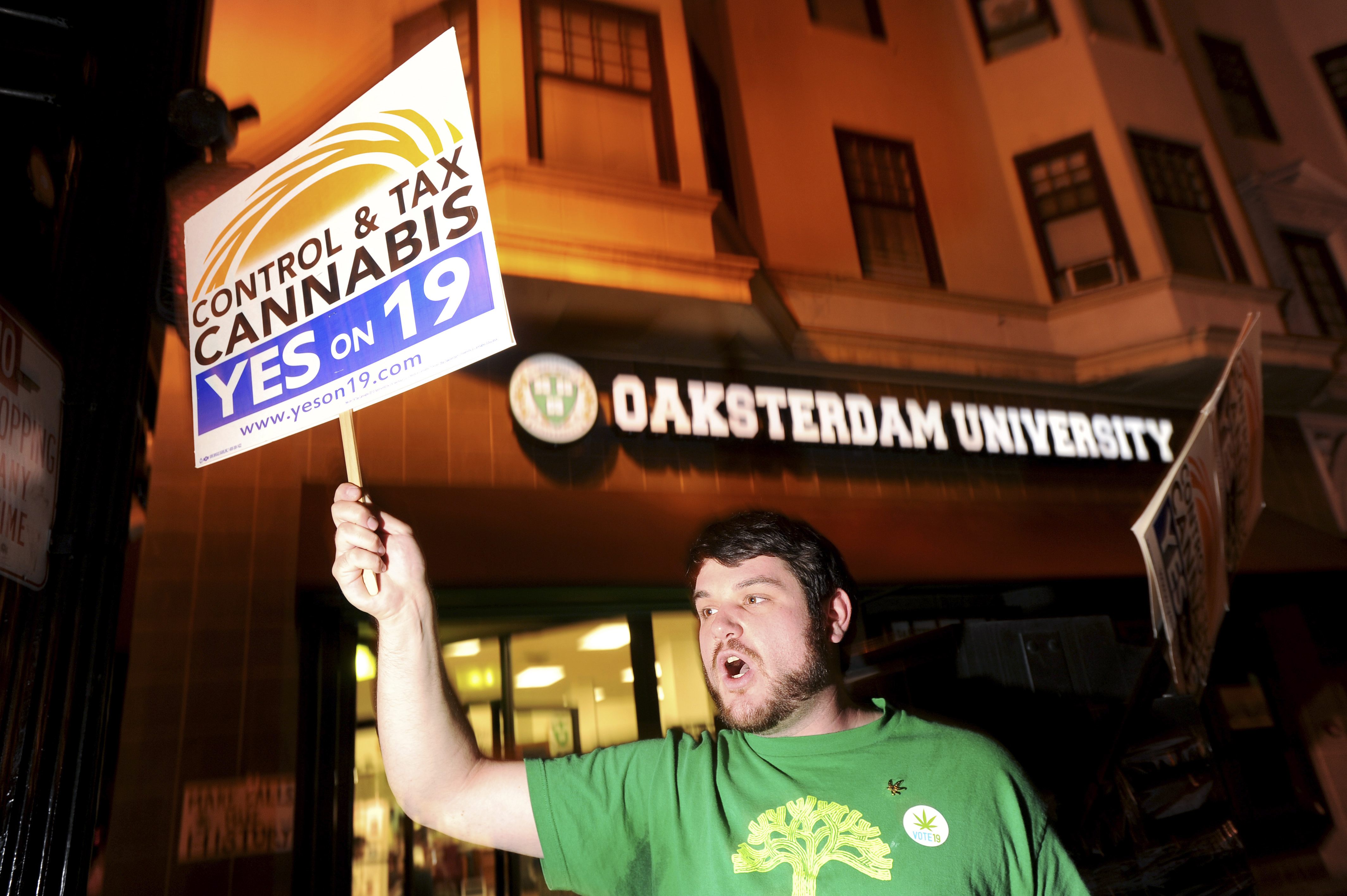 3/11/2010. Trots att såväl politiker som hollywoodstjärnor och andra opinionsbildare förespråkat en cannabislegalisering i Kalifornien blir det till slut nej till Prop 19 i början på november. Medicinsk marijuana är dock fortsatt tillåtet.