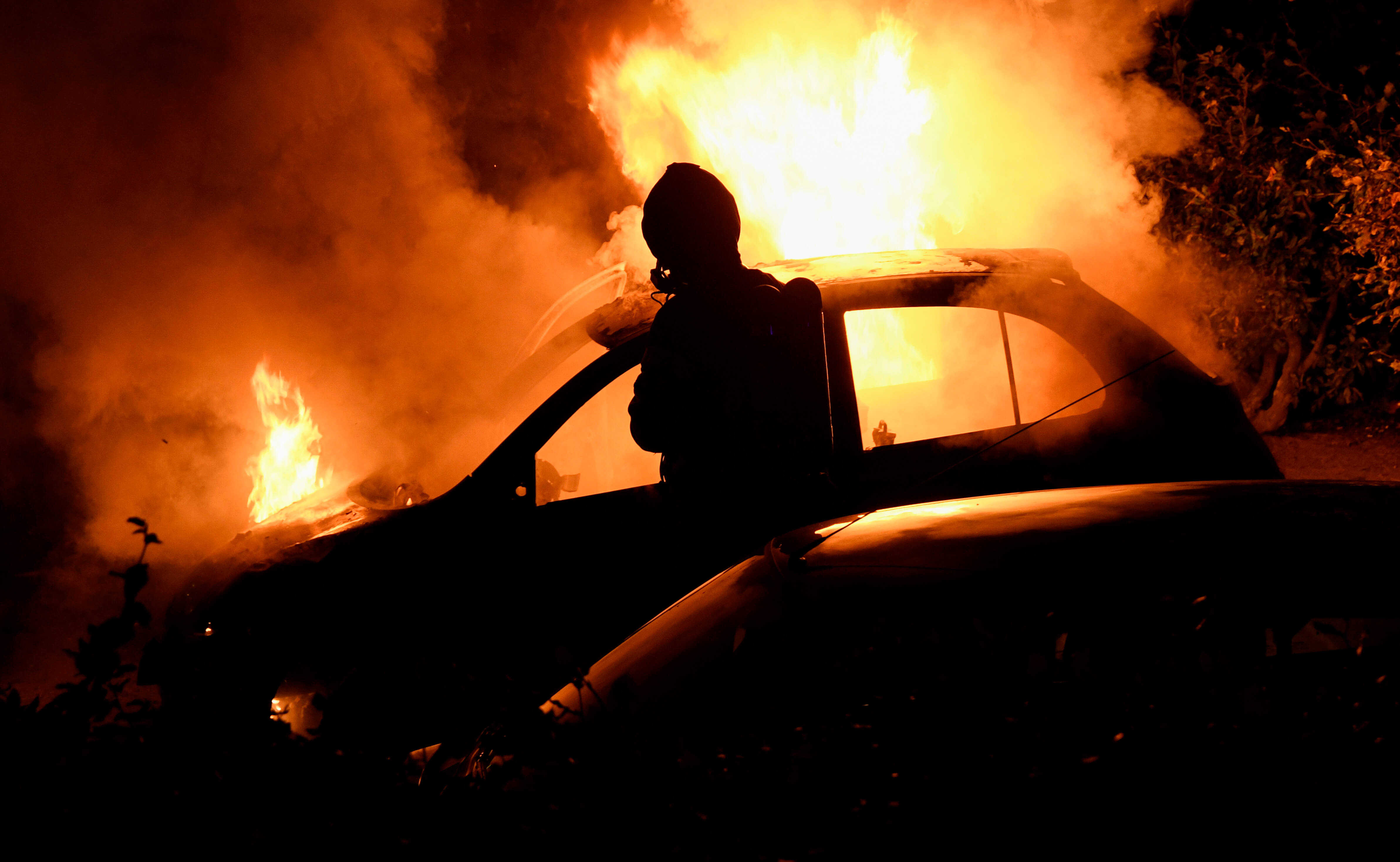 Sedan 1 juni har minst 100 bilbränder skakat Malmö. 