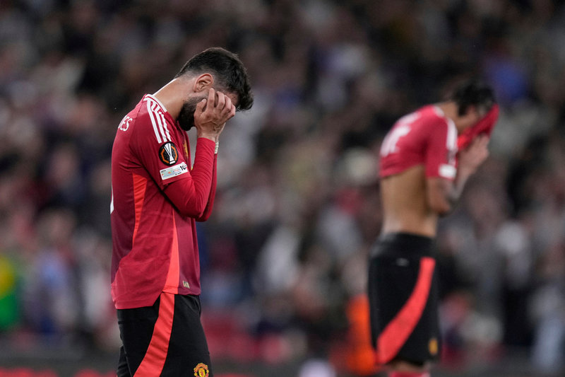 Manchester Uniteds spelare deppade efter slutsignalen.