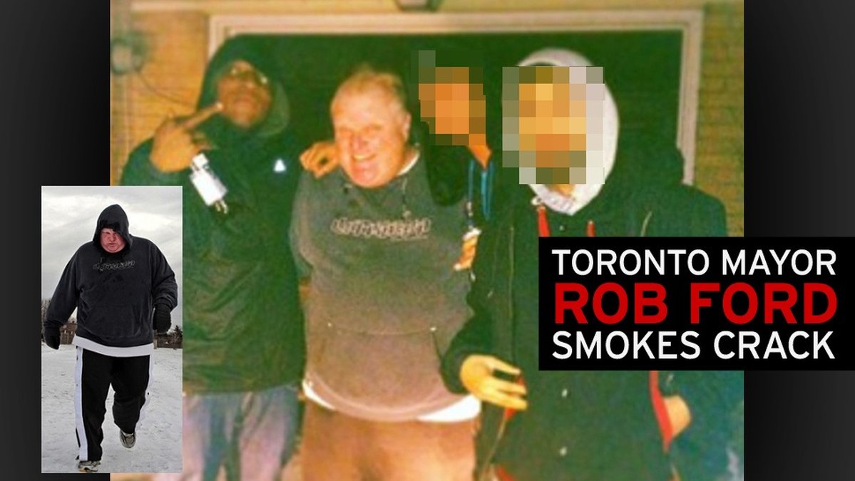 Enligt journalisterna som sett videon är det ingen tvekan om att det faktiskt är Rob som röker.