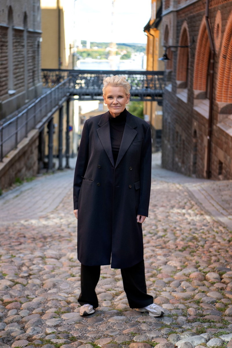 Eva Dahlgren är aktuell med första delen av sina memoarer och en höstturné.
