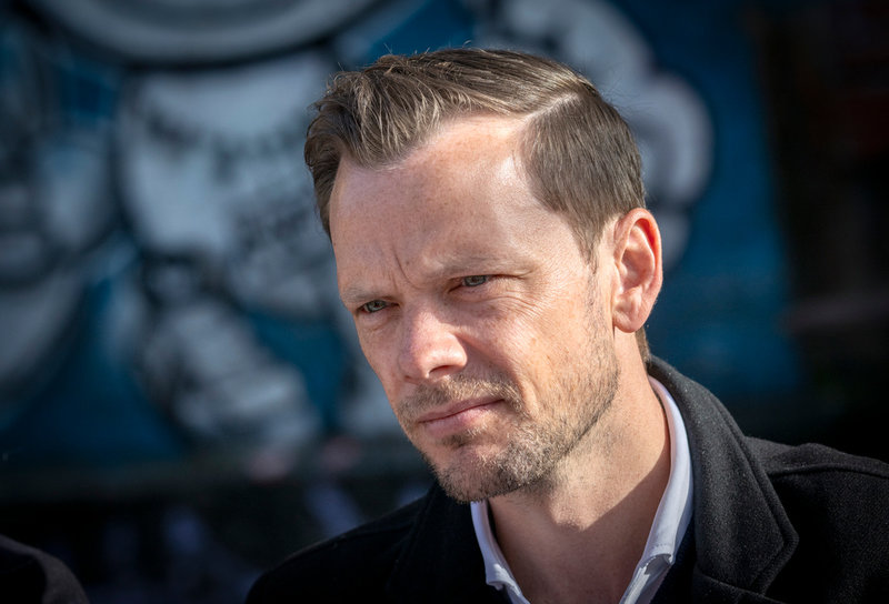 Danmark skärper gränskontrollen mot Sverige, meddelar Danmarks justitieminister Peter Hummelgaard (S). Arkivbild.