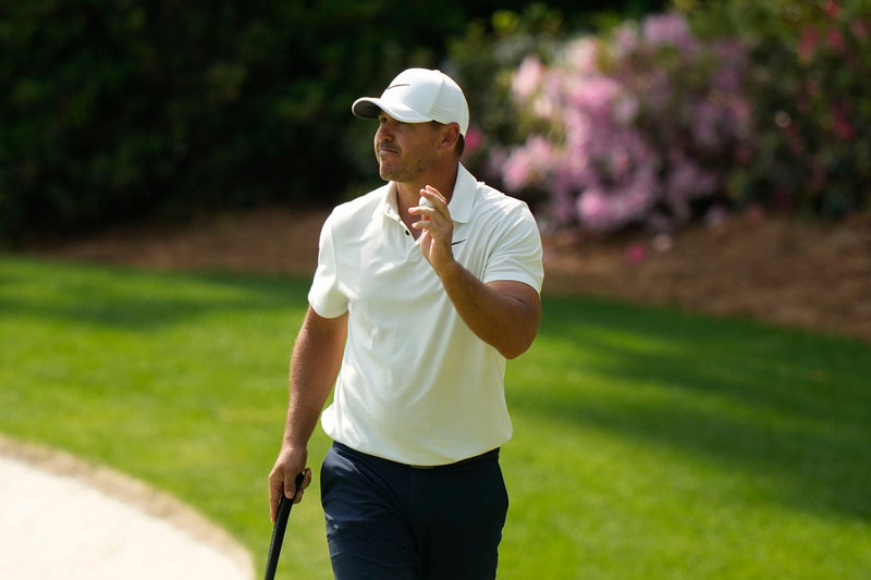 En nöjd Brooks Koepka efter att ha gjort birdie på det 13:e hålet på Augusta National.