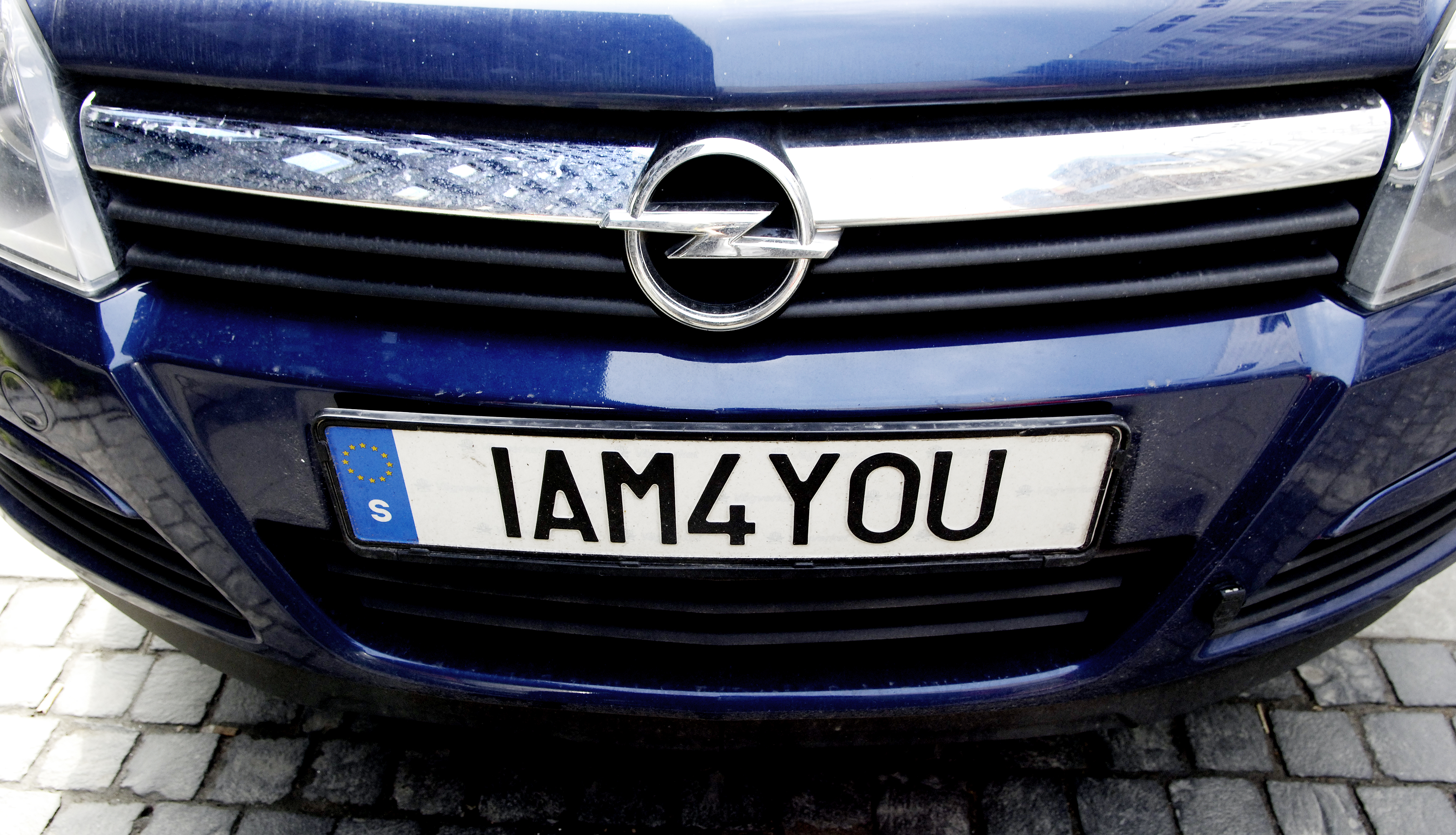 Transportstyrelsen nekar en man i Stockholm att ha WTF på bilskylten. IAM4YOU går dock bra för Transportstyrelsen.