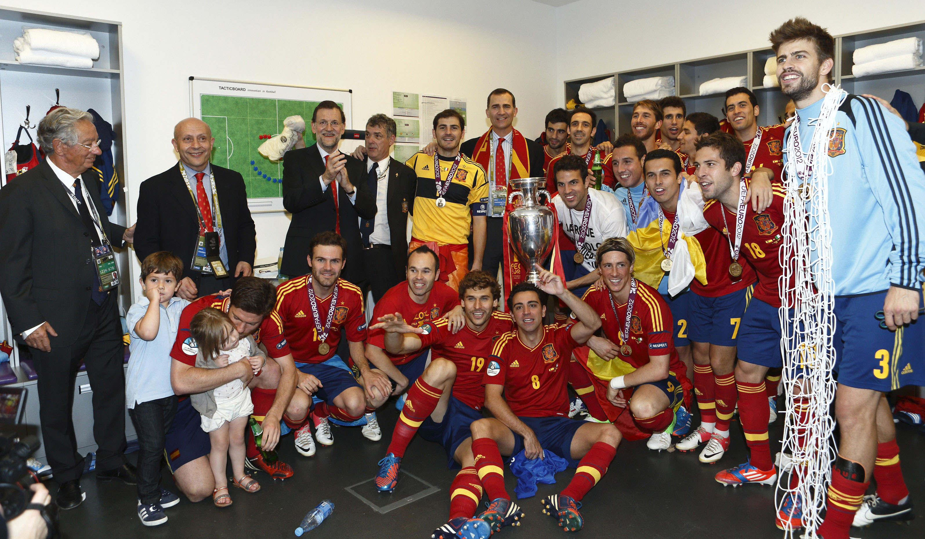 Det spanska landslaget kunde fira i natt – av flera anledningar.