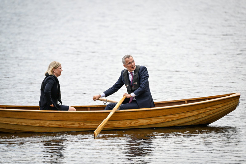 Statsminister Magdalena Andersson (S) och Natos generalsekreterare Jens Stoltenberg tog även en roddtur i ekan.