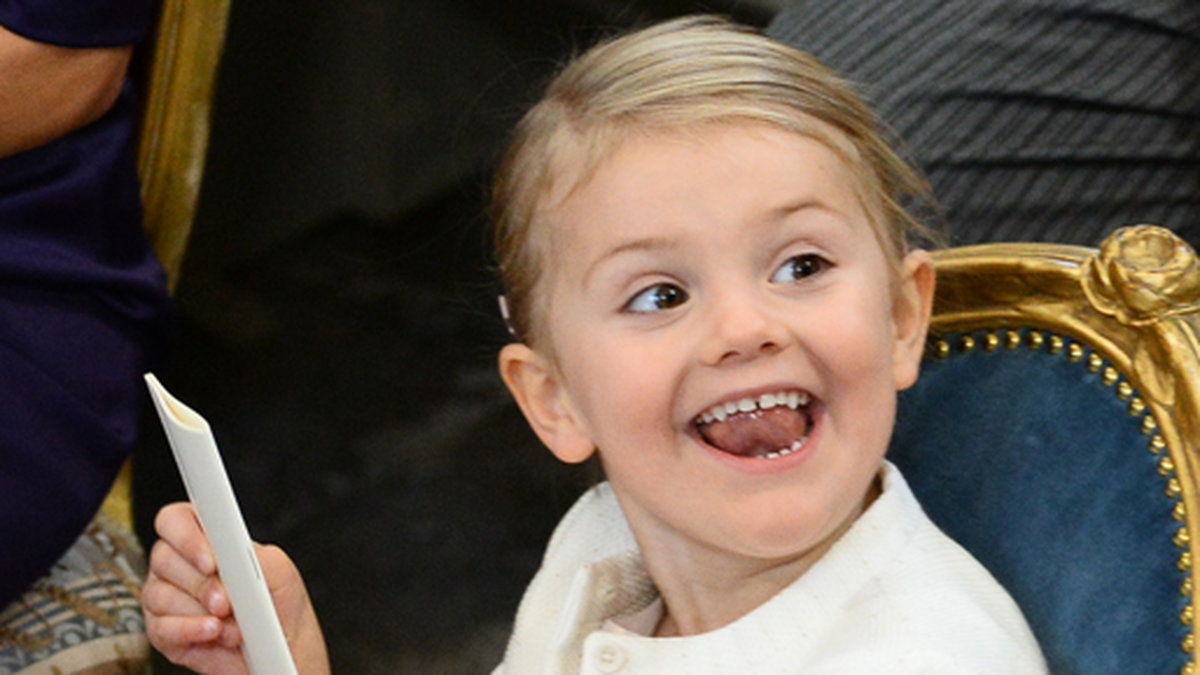 Estelle på prins Nicolas dop i oktober 2015.