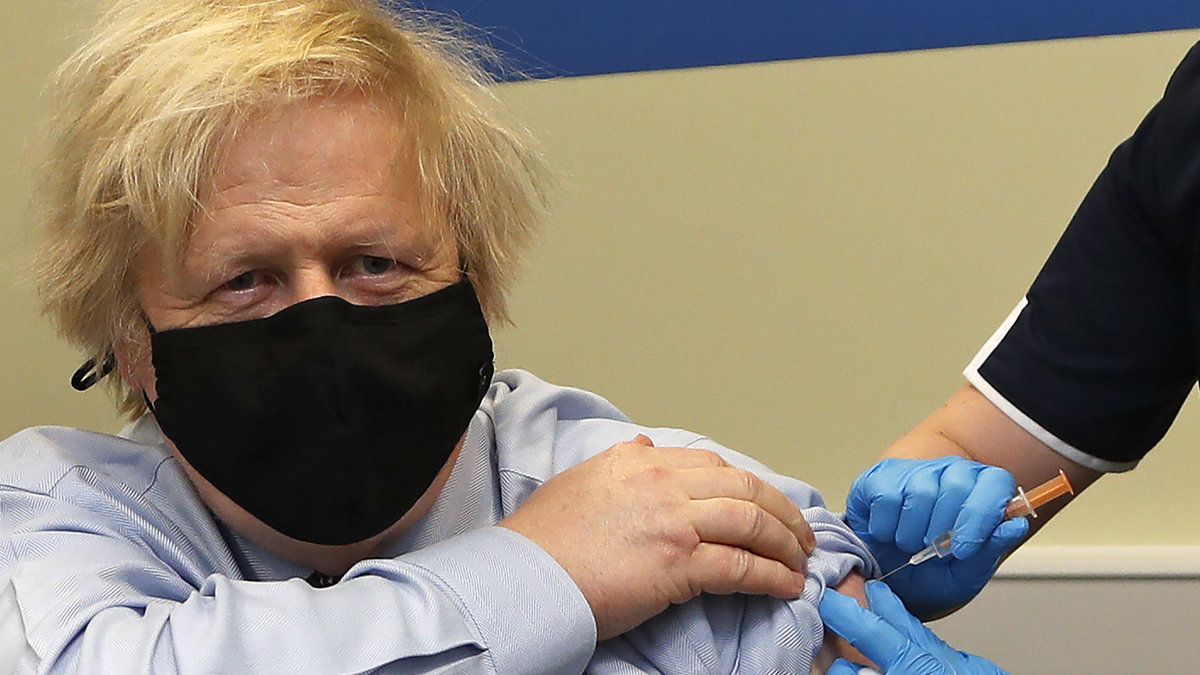 Boris Johnson har fått sin första dos av coronavaccinet.