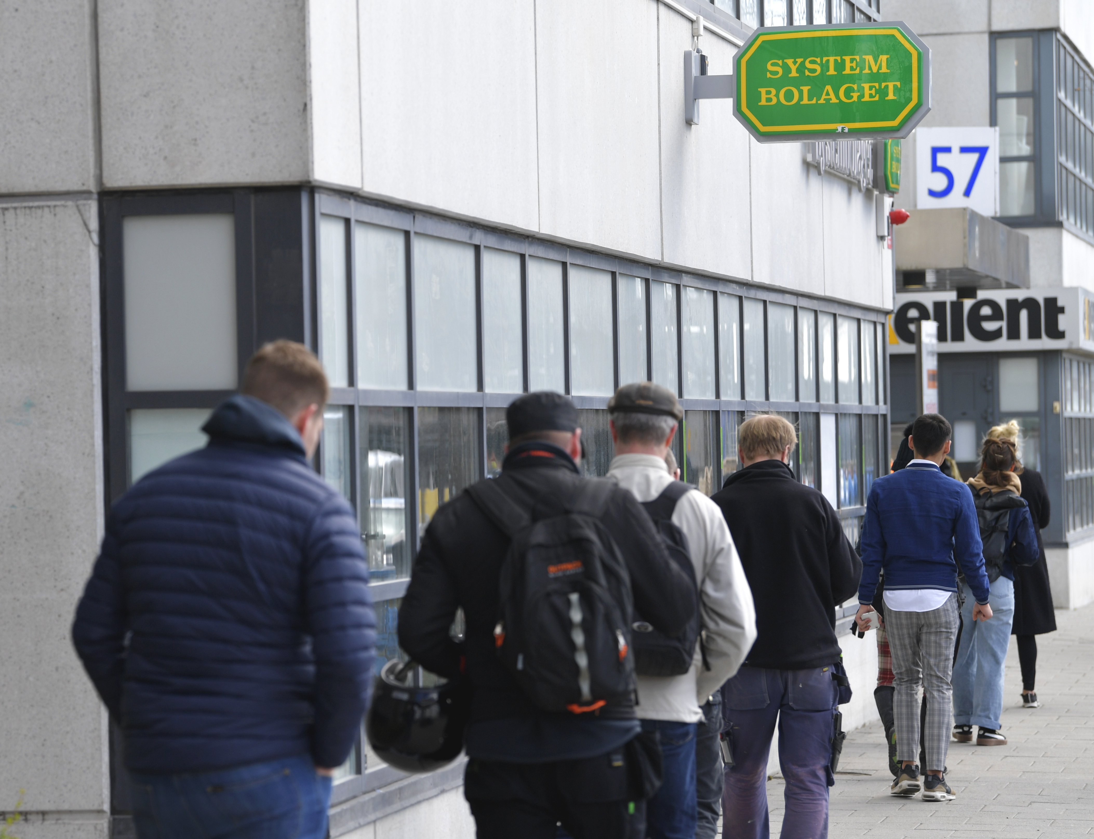 Kö till systembolaget Kö till systembolaget