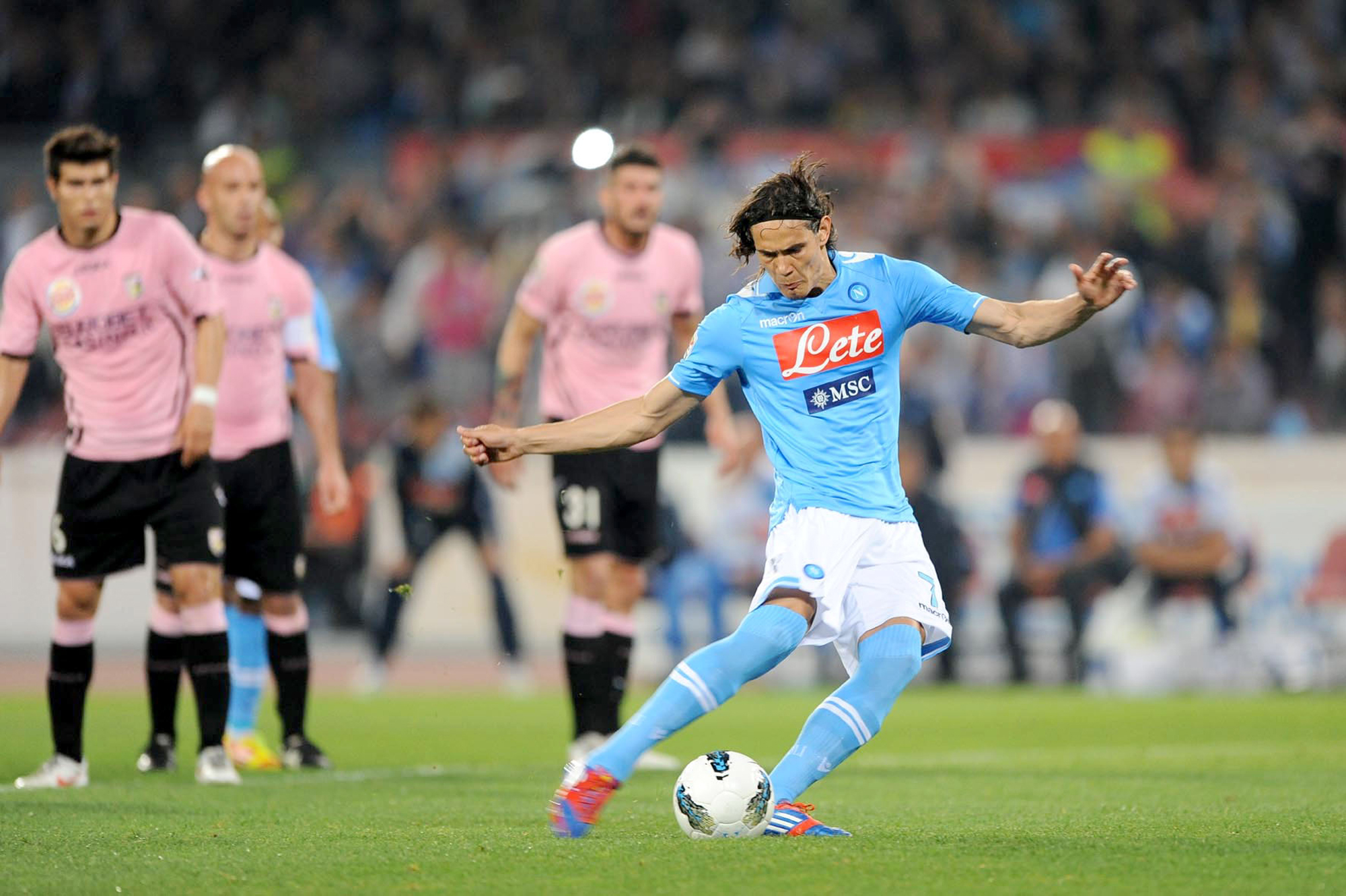 Napoli bör se till att vinna för att känna sig betydligt säkrare på att ta en plats i Champions League nästa säsong. Napoli bör se till att vinna för att känna sig betydligt säkrare på att ta en plats i Champions League nästa säsong.