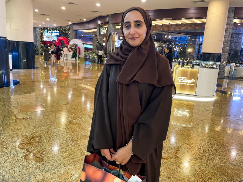 'Jag vill leva mer hållbart. Men i slutändan är det regeringens beslut', säger Maitha al-Marri.