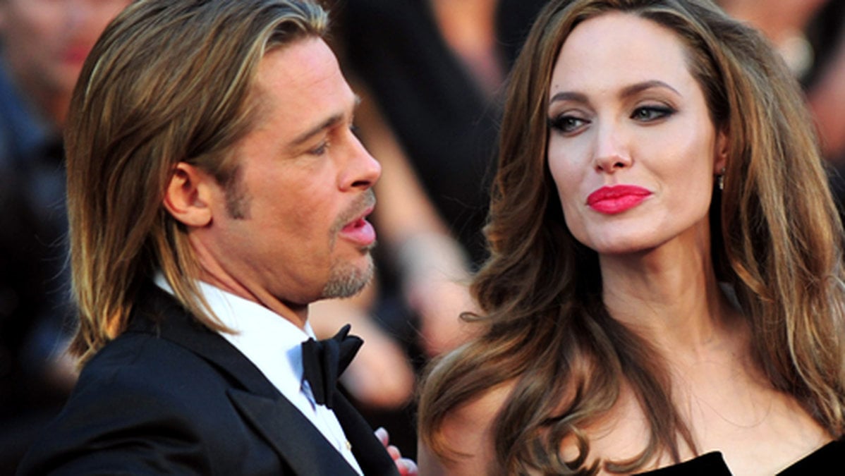 Brad Pitt köpte nyligen en lyxig klocka till sin älskade Angelina.  Så att hon inte ska missa sitt eget bröllop? 