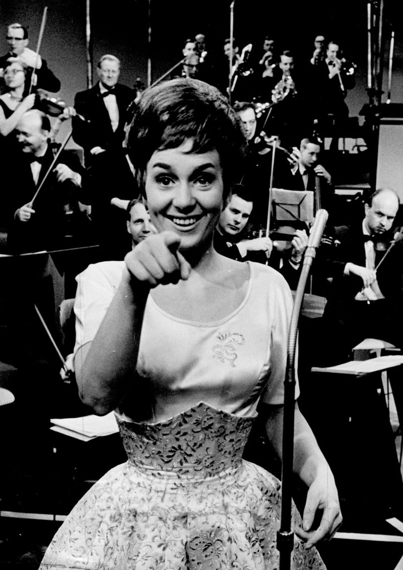 Siw Malmkvist var en 1960-talets största svenska sångerskor. Här i Melodifestivalen 1961. 