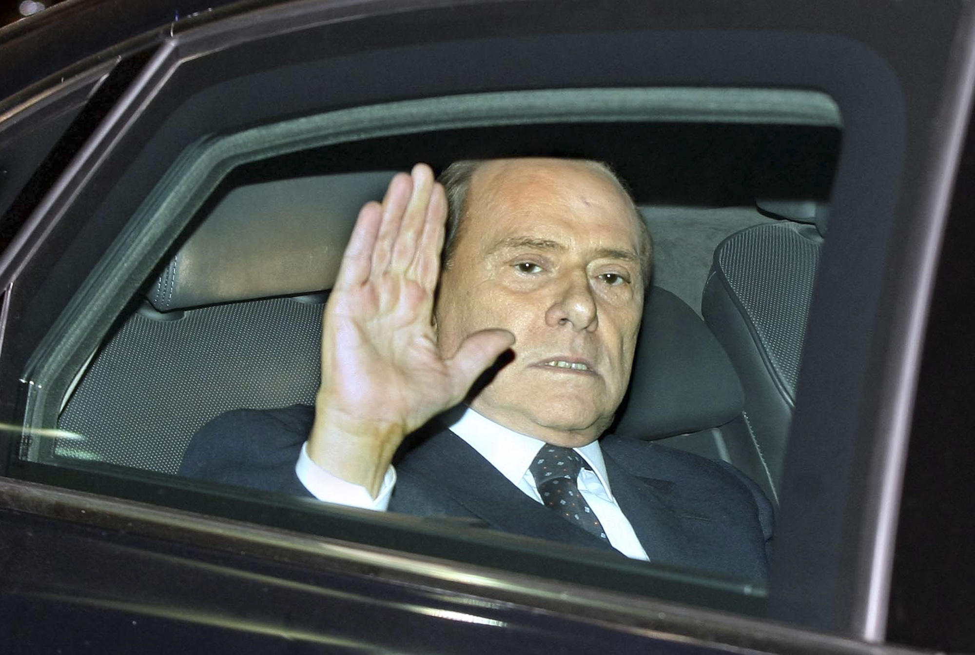 Silvio Berlusconi, Avgång, Italien, Politik