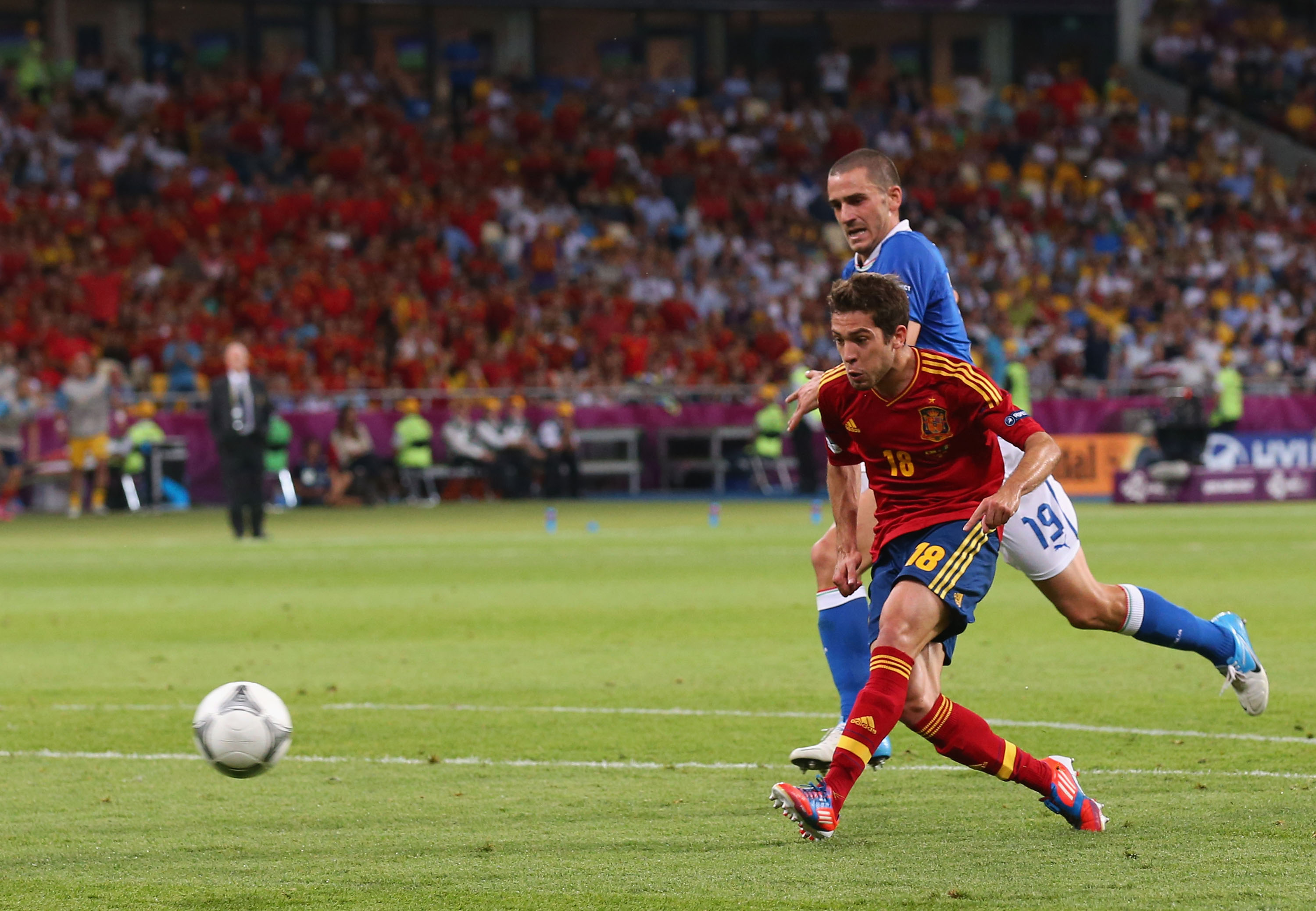 Jordi Alba tog en rusch från egen planhalva och satte bollen...