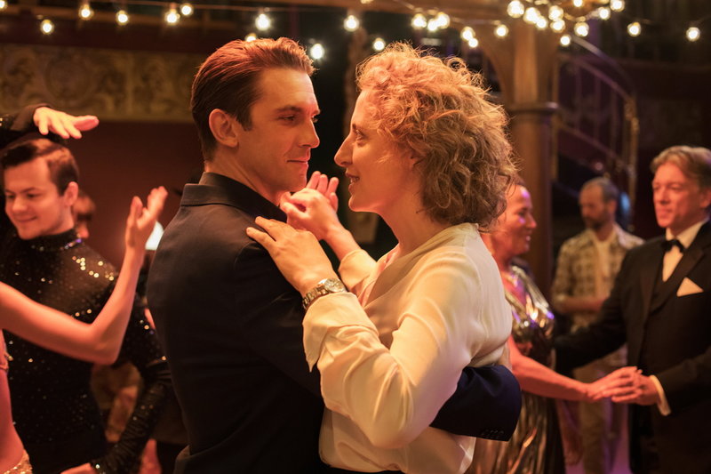 Dan Stevens och Maren Eggert i 'Drömmannen'. Pressbild.