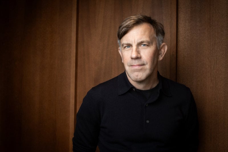 Varför har så många fastnat för Miranda Julys bok? "Först och främst för att det är en livsomvälvande, tänkvärd, fullständigt överraskande och väldigt rolig bok. Och för att det är en bok som man vill prata om med alla personer som är viktiga i ens liv", tror förläggaren Richard Herold.