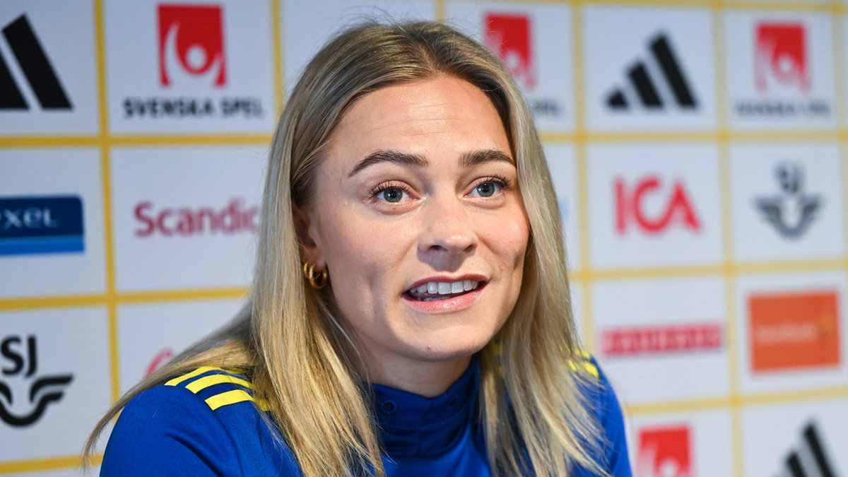 Fridolina Rolfö är redo för sin första landskamp på 230 dagar.