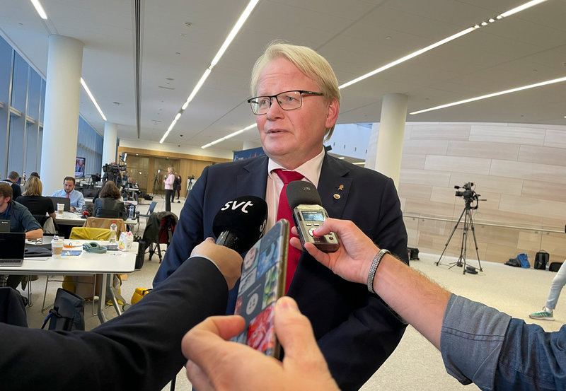 Försvarsminister Peter Hultqvist efter Natos försvarsministermöte i Bryssel.