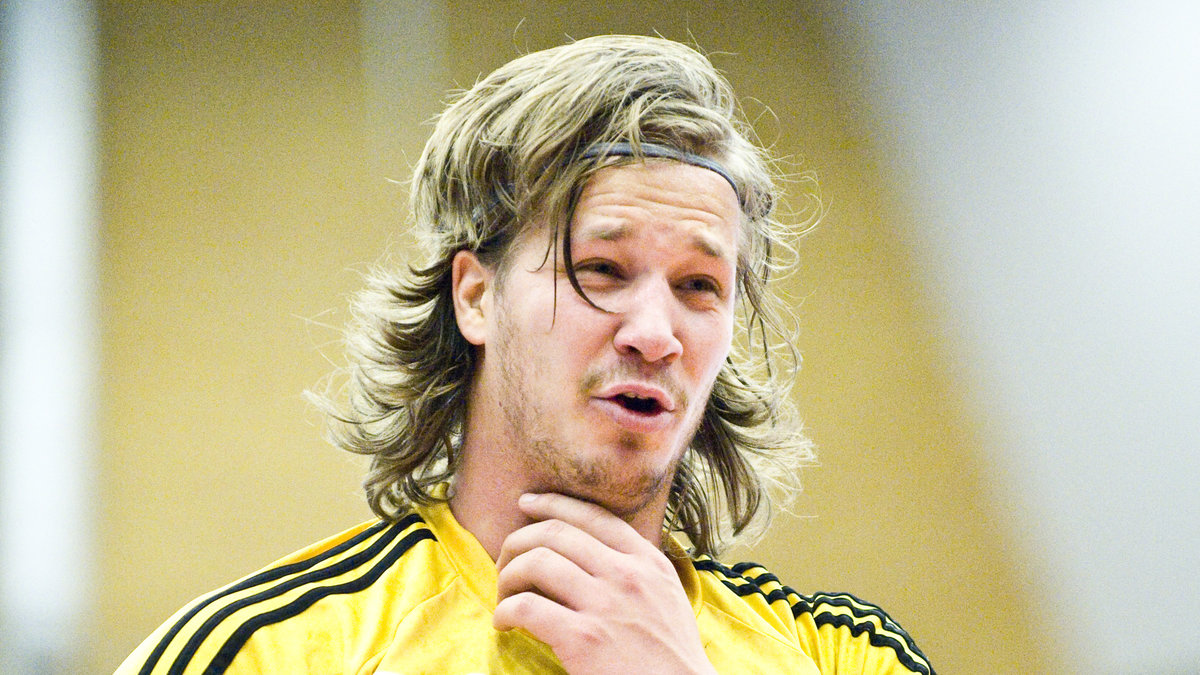 Berggren är trefaldig SM-guldmästare med Sävehof och U21-världsmästare med Sverige 2007.