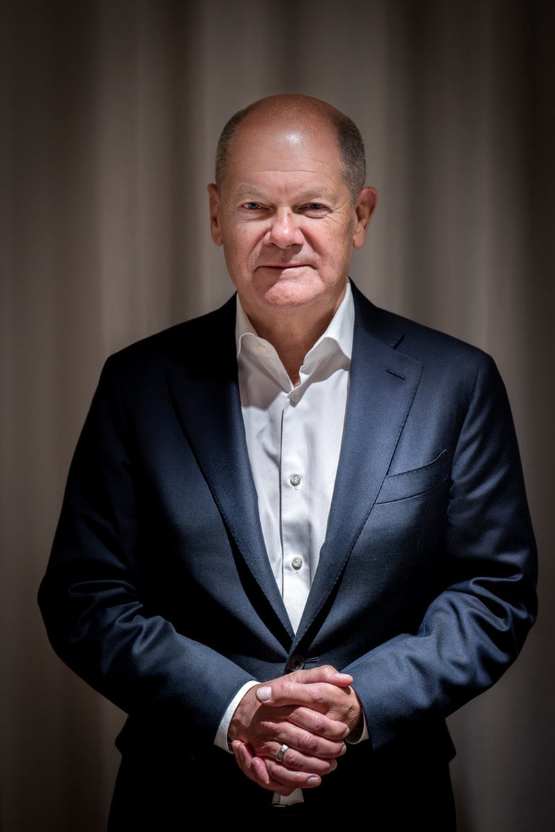 Tysklands tidigare förbundskansler Olaf Scholz säger att han, som gärna läser om politisk historia, blir rädd när han hör om andra ledare som också gör det. ”För om de sedan tror att det fanns gränser för deras land för 200 år sedan och att det kan var en grund för ett krig, då är vi alla i fara”, säger han.