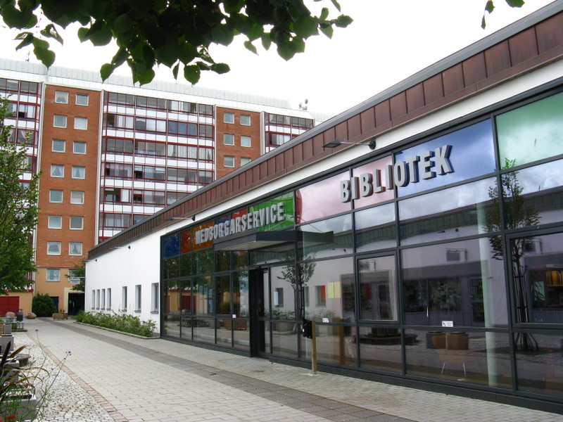 36-åringen krossade en ruta på arbetslivsförvaltningens kontor i Halmstad.