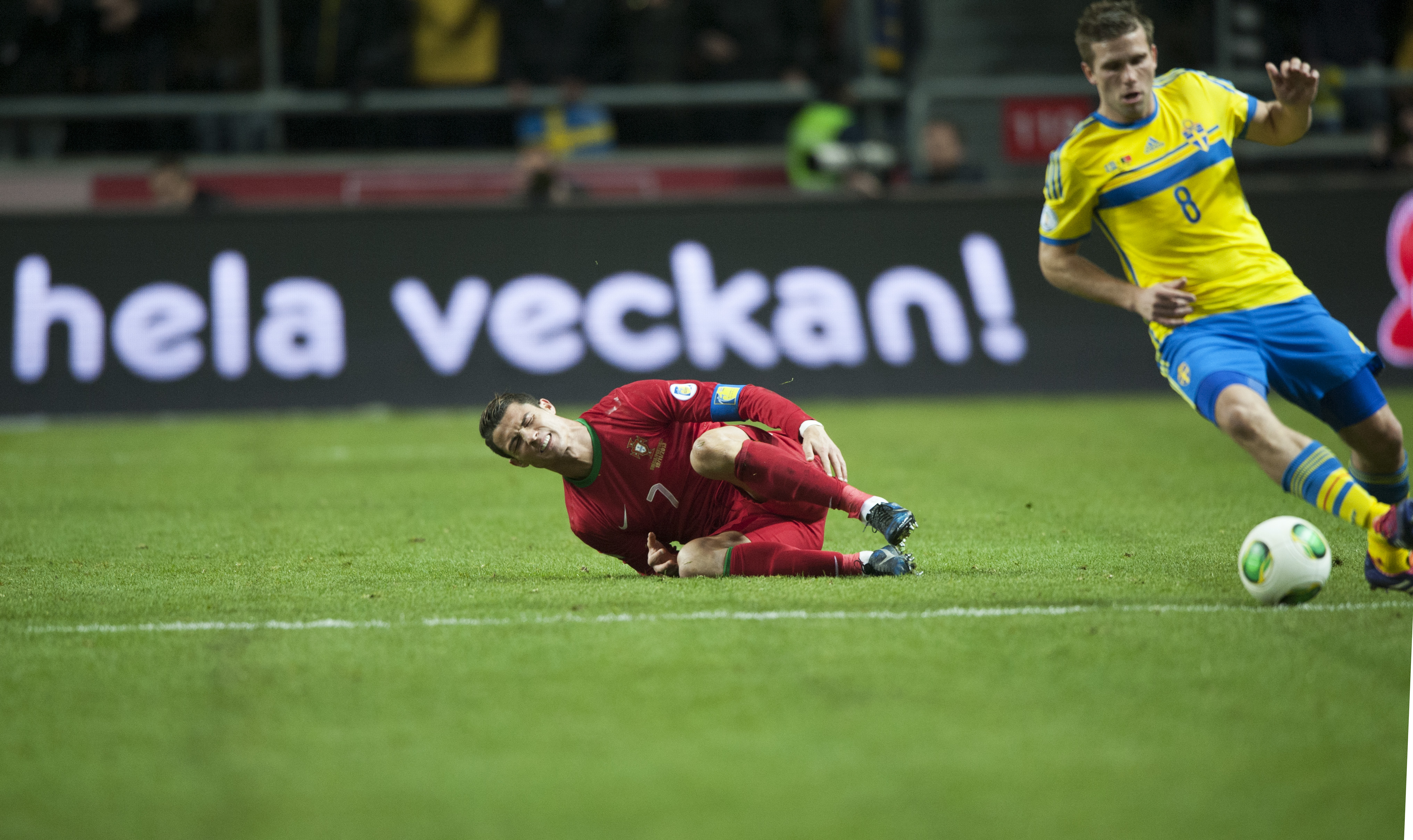 Ronaldo efter en närkamp med Svensson.