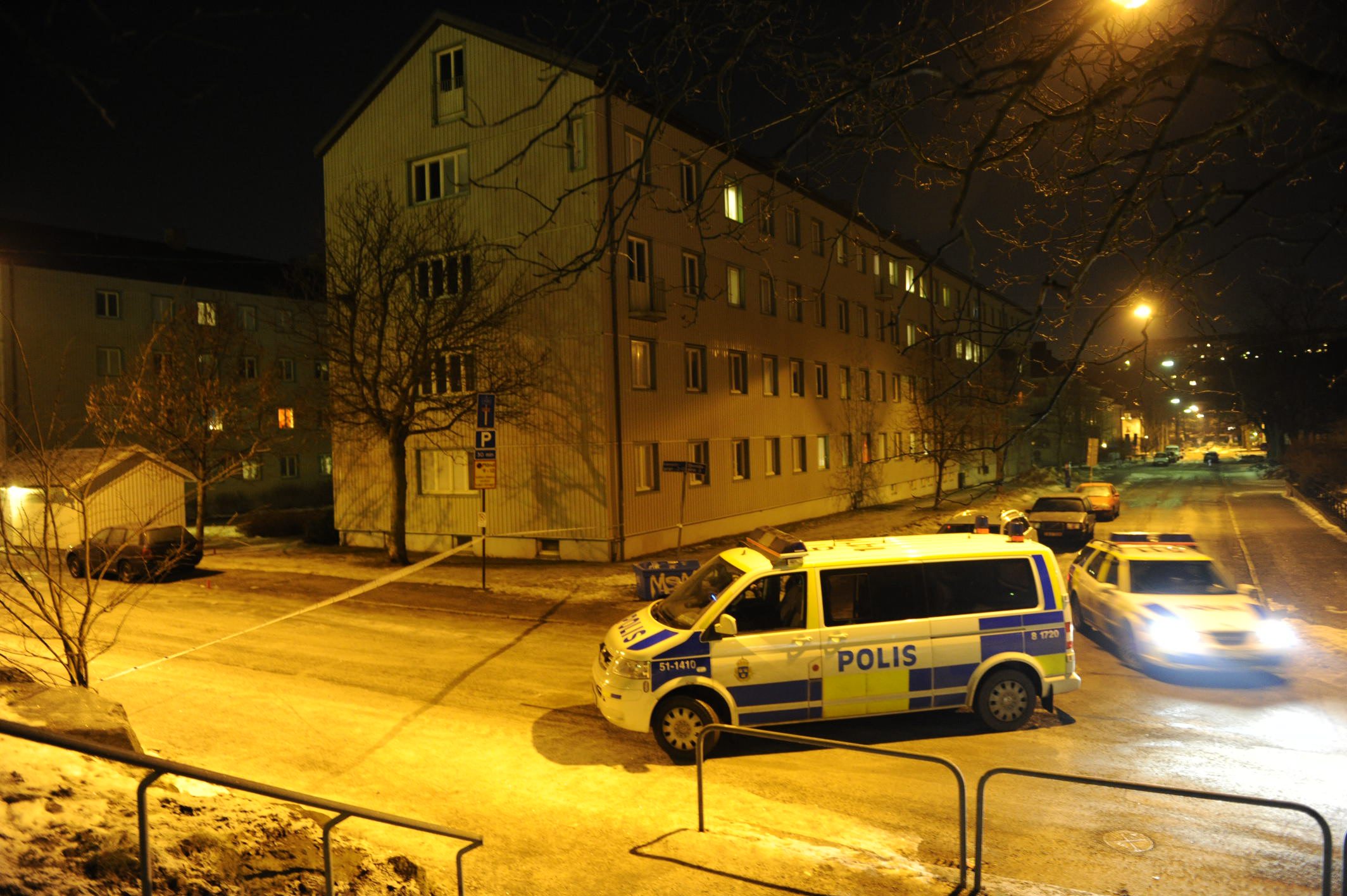 Polisen har ökat sin närvaro i hela Göteborg i hopp om att få ett slut på skadegörelsen.