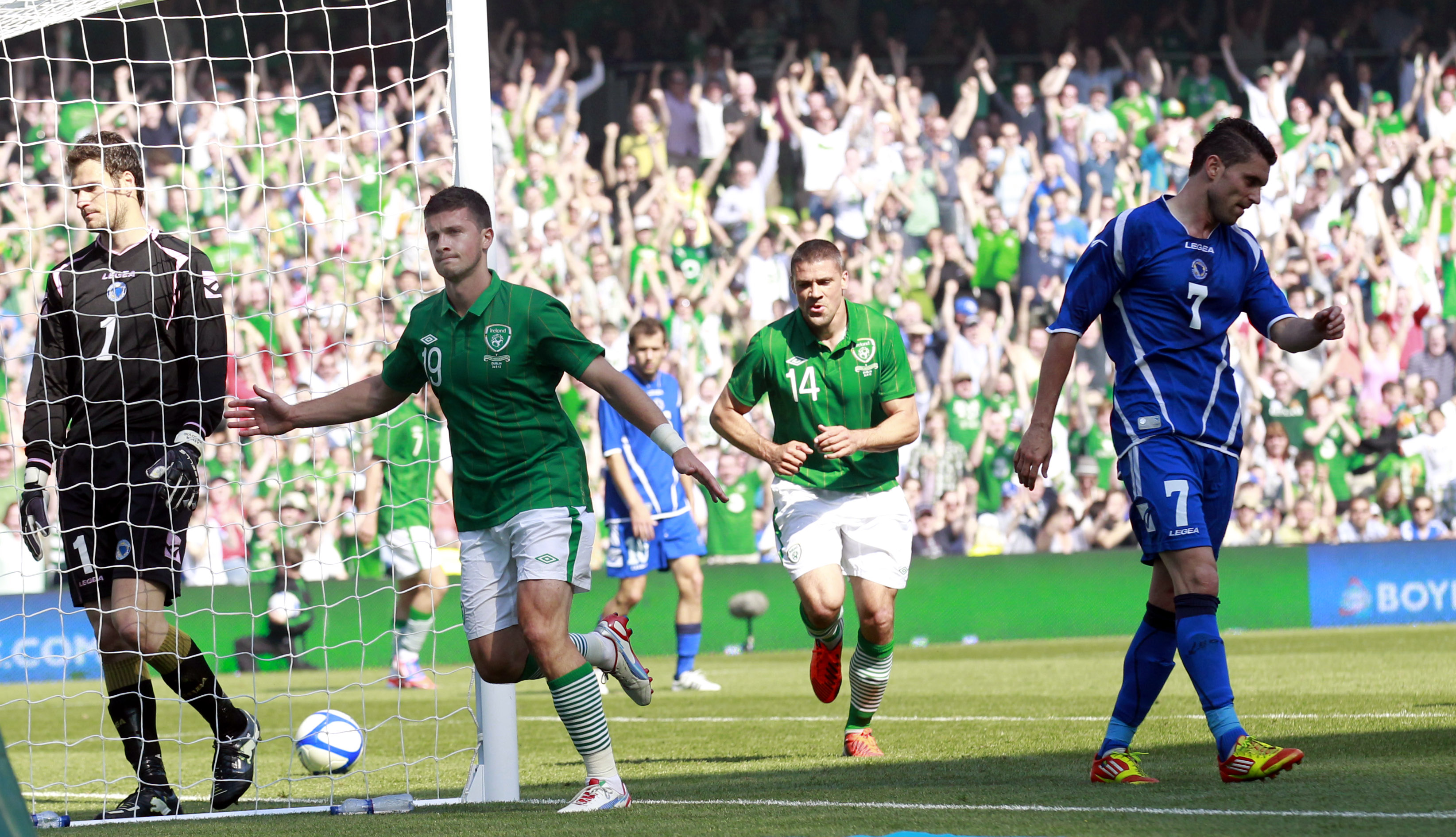 Irland vann EM.genrepet mot Bosnien-Herzegovina med 1–0. Shane Long gjorde irländarnas mål.