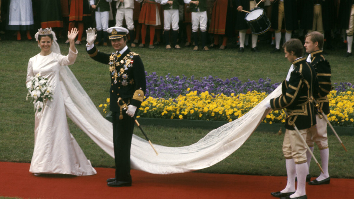 Kung Carl XVI Gustaf gifter sig med Silvia Sommerlath den 19 juni 1976. 