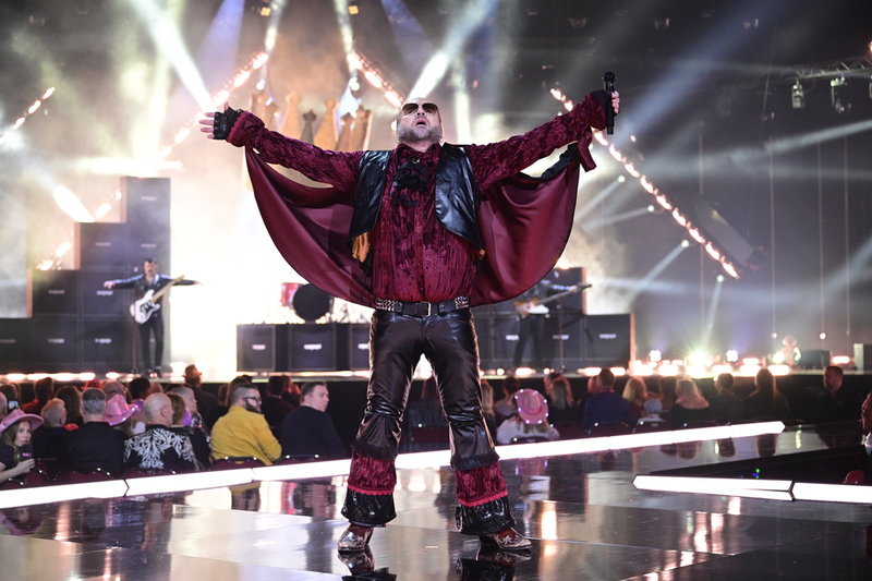 Korslagda deltar med bidraget "King of Rock ‘n’ Roll" i Melodifestivalens tredje deltävling. 